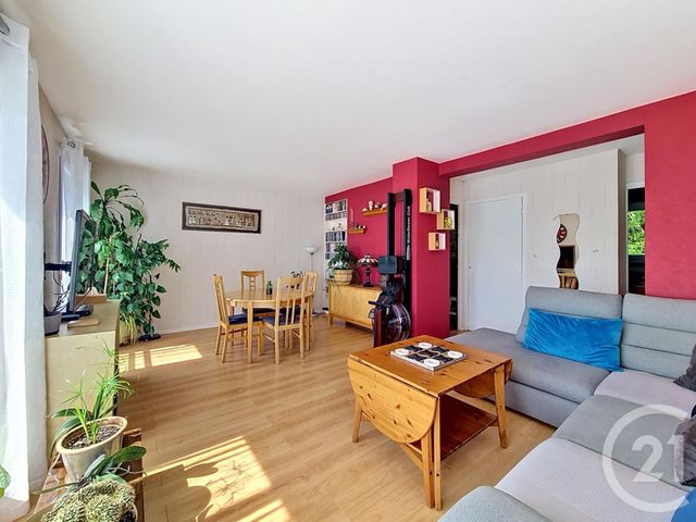 Appartement F4 à vendre - 4 pièces - 63.02 m2 - FRESNES - 94 - ILE-DE-FRANCE - Century 21 Eureka