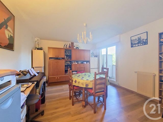 Appartement F2 à vendre - 2 pièces - 49.69 m2 - FRESNES - 94 - ILE-DE-FRANCE - Century 21 Eureka