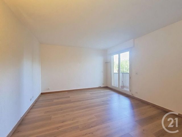 Appartement F2 à vendre - 2 pièces - 49.69 m2 - FRESNES - 94 - ILE-DE-FRANCE - Century 21 Eureka