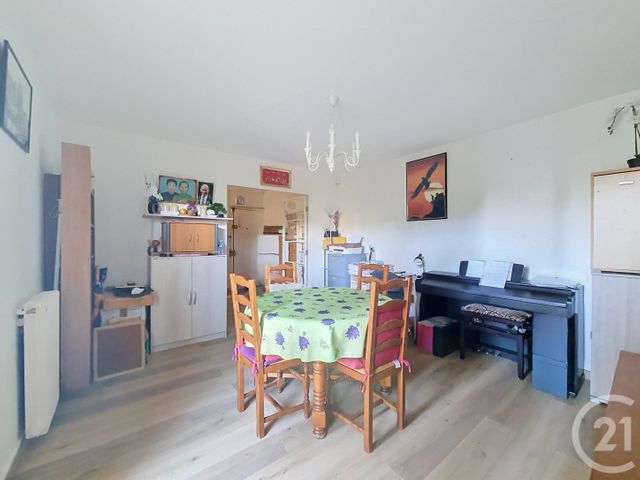 Appartement F2 à vendre - 2 pièces - 49.69 m2 - FRESNES - 94 - ILE-DE-FRANCE - Century 21 Eureka