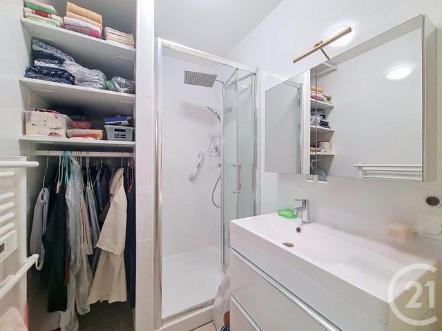 Appartement F2 à vendre - 2 pièces - 49.69 m2 - FRESNES - 94 - ILE-DE-FRANCE - Century 21 Eureka