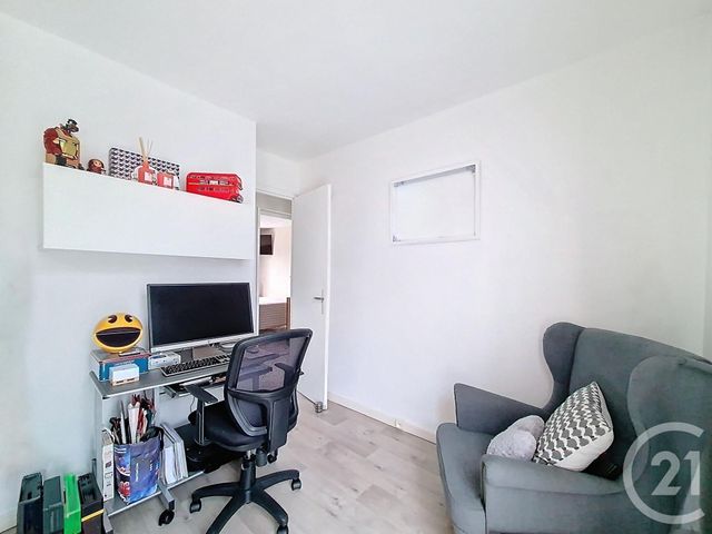 Appartement F5 à vendre - 5 pièces - 70.5 m2 - FRESNES - 94 - ILE-DE-FRANCE - Century 21 Eureka