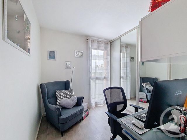 Appartement F5 à vendre - 5 pièces - 70.5 m2 - FRESNES - 94 - ILE-DE-FRANCE - Century 21 Eureka