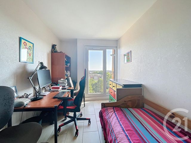 Appartement F5 à vendre - 5 pièces - 84.42 m2 - FRESNES - 94 - ILE-DE-FRANCE - Century 21 Eureka