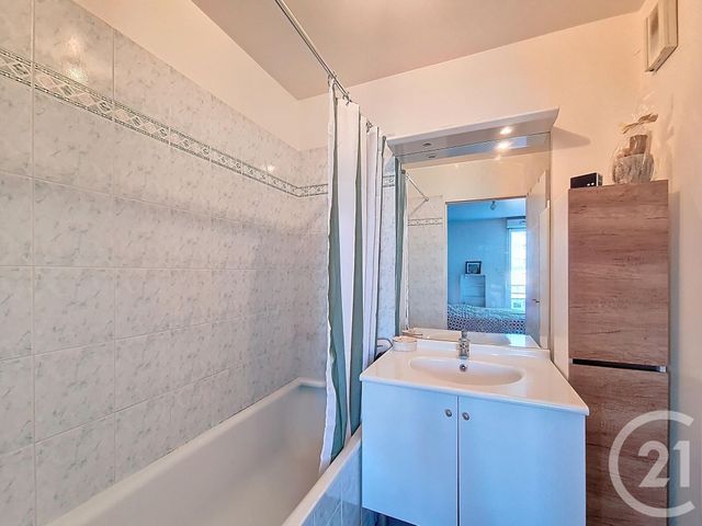 Appartement F2 à vendre - 2 pièces - 44.5 m2 - FRESNES - 94 - ILE-DE-FRANCE - Century 21 Eureka