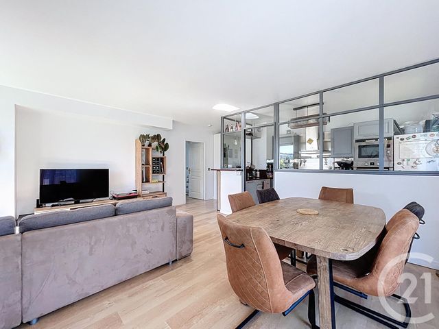 Appartement F4 à vendre - 4 pièces - 74.61 m2 - FRESNES - 94 - ILE-DE-FRANCE - Century 21 Eureka