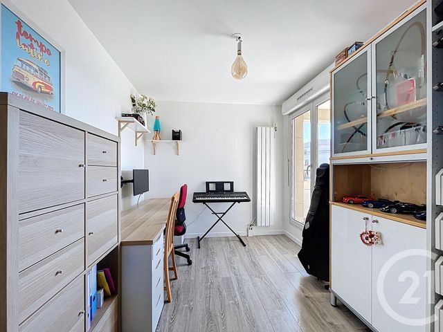 Appartement F4 à vendre - 4 pièces - 74.61 m2 - FRESNES - 94 - ILE-DE-FRANCE - Century 21 Eureka