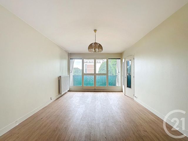 Afficher la photo en grand Appartement F2 à vendre - 2 pièces - 60.78 m2 - FRESNES - 94 - ILE-DE-FRANCE - Century 21 Eureka
