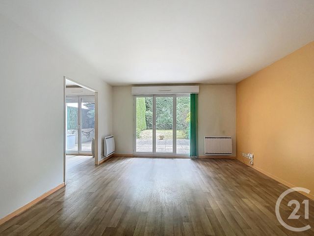 Appartement F4 à vendre - 4 pièces - 74.52 m2 - FRESNES - 94 - ILE-DE-FRANCE - Century 21 Eureka