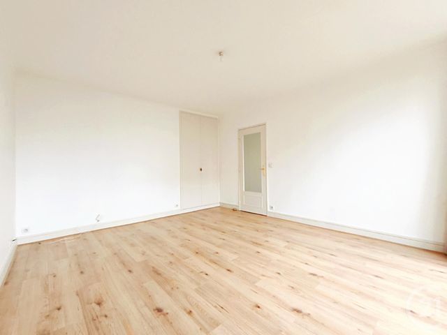Appartement F2 à louer - 2 pièces - 46.75 m2 - FRESNES - 94 - ILE-DE-FRANCE - Century 21 Eureka