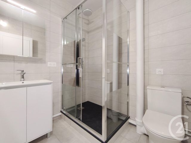 Appartement F2 à louer - 2 pièces - 46.75 m2 - FRESNES - 94 - ILE-DE-FRANCE - Century 21 Eureka