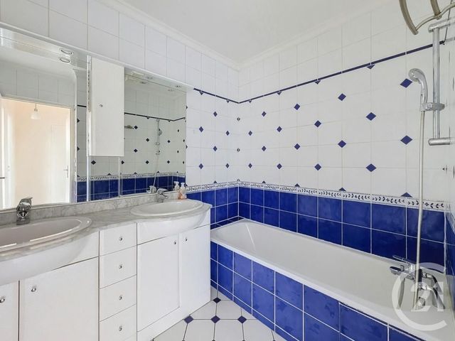 Appartement F3 à vendre - 3 pièces - 72.5 m2 - FRESNES - 94 - ILE-DE-FRANCE - Century 21 Eureka