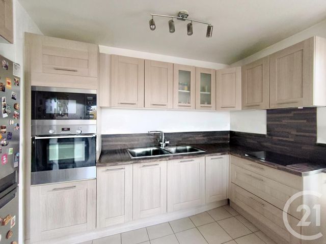 Appartement F3 à louer - 3 pièces - 62.27 m2 - FRESNES - 94 - ILE-DE-FRANCE - Century 21 Eureka