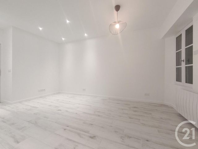 Appartement F2 à louer - 2 pièces - 33.76 m2 - WISSOUS - 91 - ILE-DE-FRANCE - Century 21 Eureka