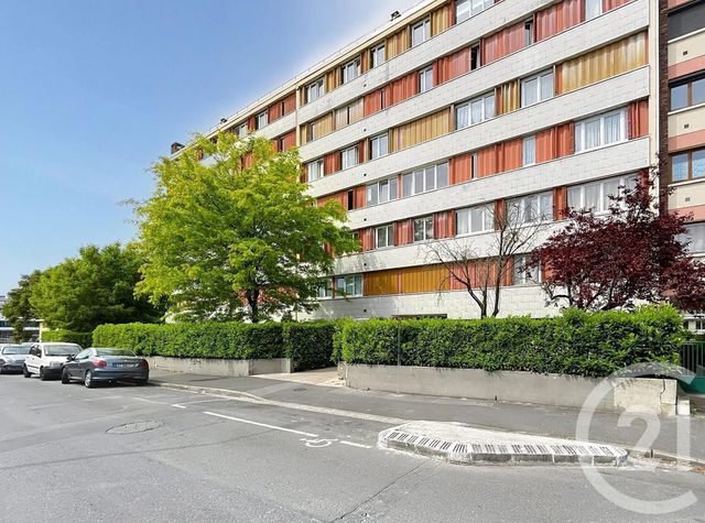 Appartement F2 à vendre - 2 pièces - 60.78 m2 - FRESNES - 94 - ILE-DE-FRANCE - Century 21 Eureka