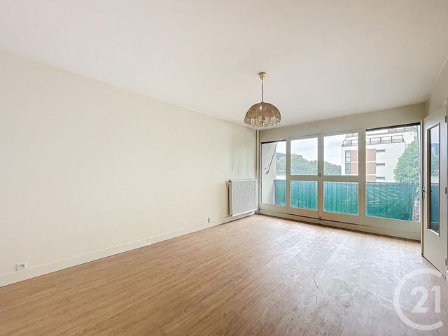 Appartement F2 à vendre - 2 pièces - 60.78 m2 - FRESNES - 94 - ILE-DE-FRANCE - Century 21 Eureka
