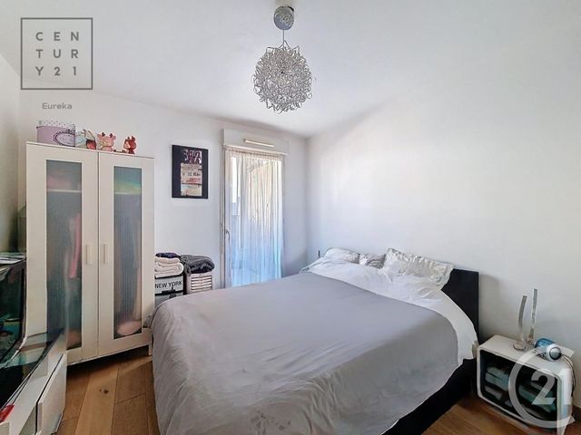 Appartement F4 à vendre - 4 pièces - 79.21 m2 - FRESNES - 94 - ILE-DE-FRANCE - Century 21 Eureka