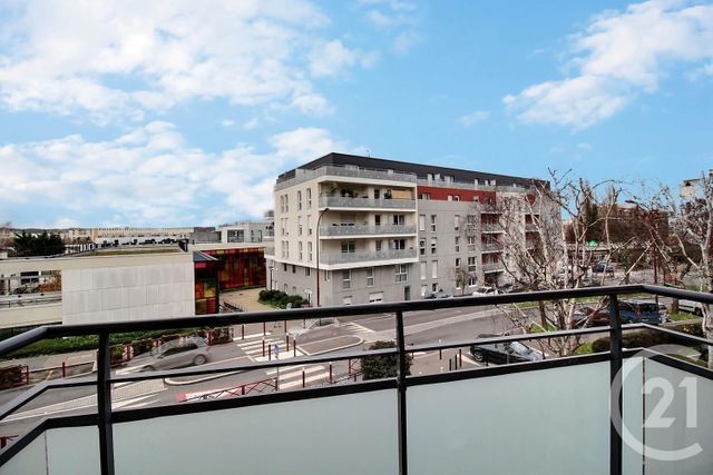 Appartement F2 à louer - 2 pièces - 47.06 m2 - FRESNES - 94 - ILE-DE-FRANCE - Century 21 Eureka