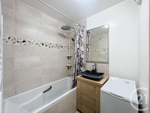 Appartement F3 à louer - 3 pièces - 60.63 m2 - FRESNES - 94 - ILE-DE-FRANCE - Century 21 Eureka