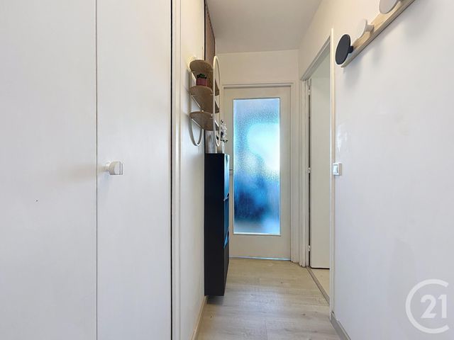 Appartement F1 à louer - 1 pièce - 26.54 m2 - FRESNES - 94 - ILE-DE-FRANCE - Century 21 Eureka
