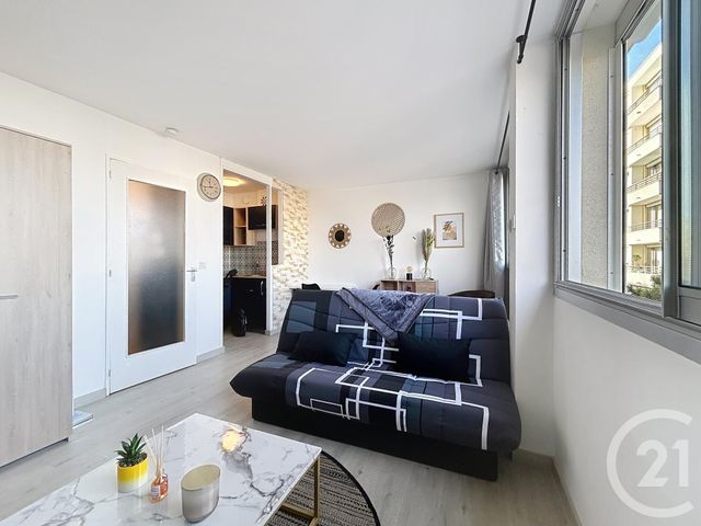 Appartement F1 à louer - 1 pièce - 26.54 m2 - FRESNES - 94 - ILE-DE-FRANCE - Century 21 Eureka