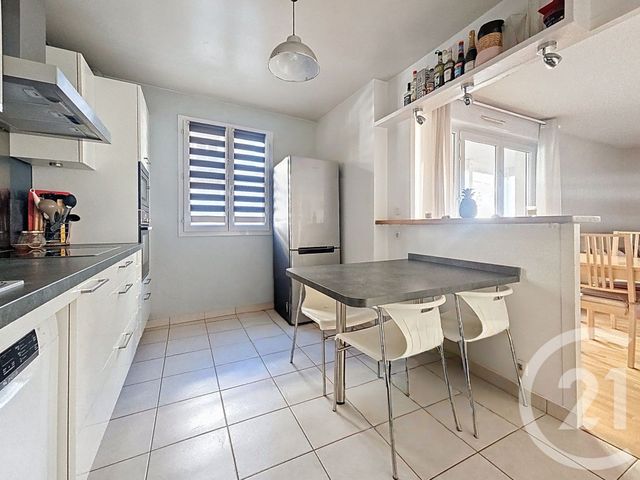 Appartement F3 à vendre - 3 pièces - 72.8 m2 - WISSOUS - 91 - ILE-DE-FRANCE - Century 21 Eureka