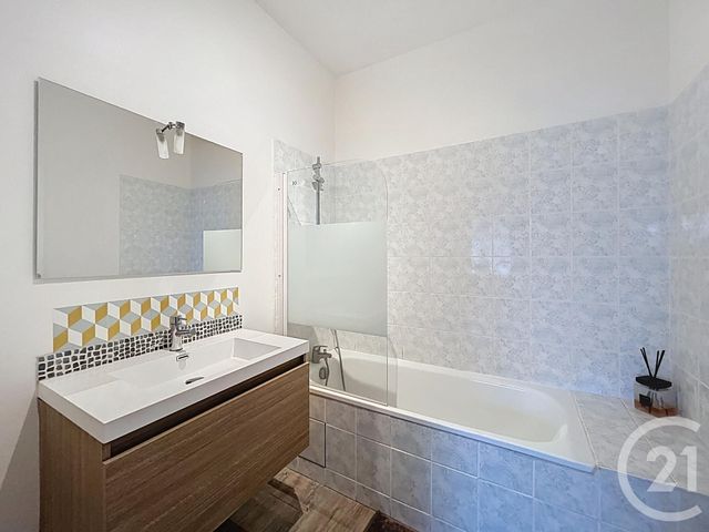 Appartement Studio à louer - 1 pièce - 37.72 m2 - FRESNES - 94 - ILE-DE-FRANCE - Century 21 Eureka