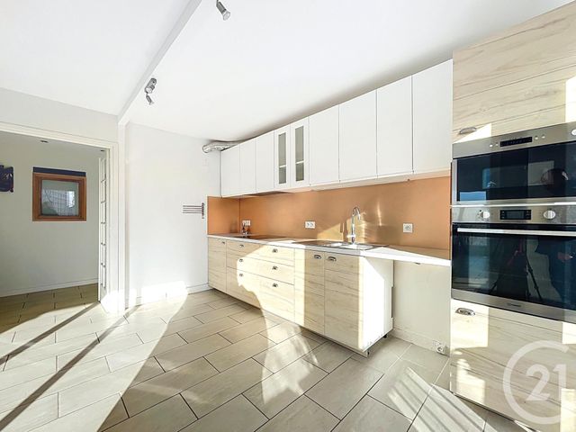 Appartement F5 à vendre - 5 pièces - 84.42 m2 - FRESNES - 94 - ILE-DE-FRANCE - Century 21 Eureka