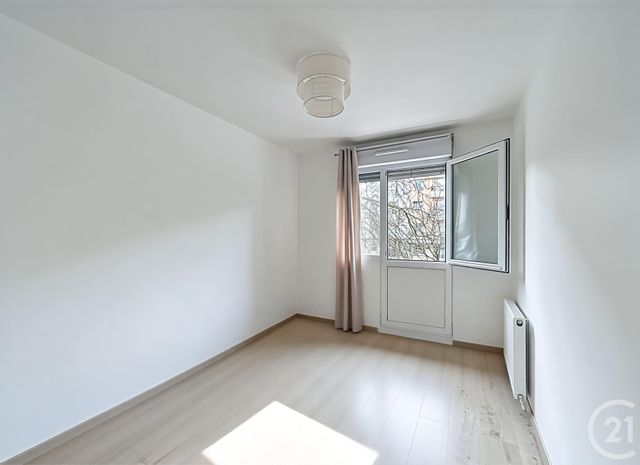 Appartement F2 à louer - 2 pièces - 46.89 m2 - FRESNES - 94 - ILE-DE-FRANCE - Century 21 Eureka