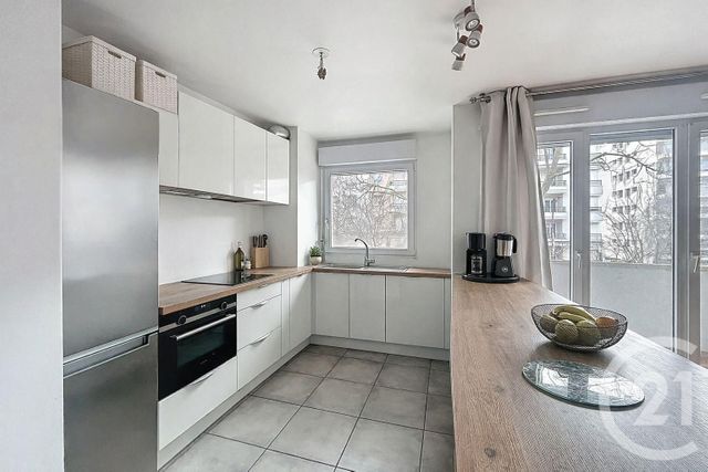 Appartement F2 à louer - 2 pièces - 46.89 m2 - FRESNES - 94 - ILE-DE-FRANCE - Century 21 Eureka