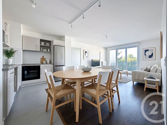 Appartement F4 à vendre - 4 pièces - 73.14 m2 - FRESNES - 94 - ILE-DE-FRANCE - Century 21 Eureka