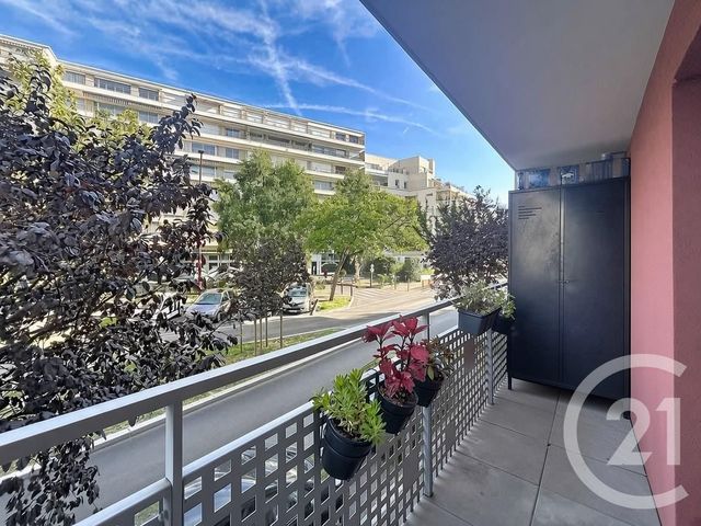 Appartement F3 à louer - 3 pièces - 62.41 m2 - FRESNES - 94 - ILE-DE-FRANCE - Century 21 Eureka