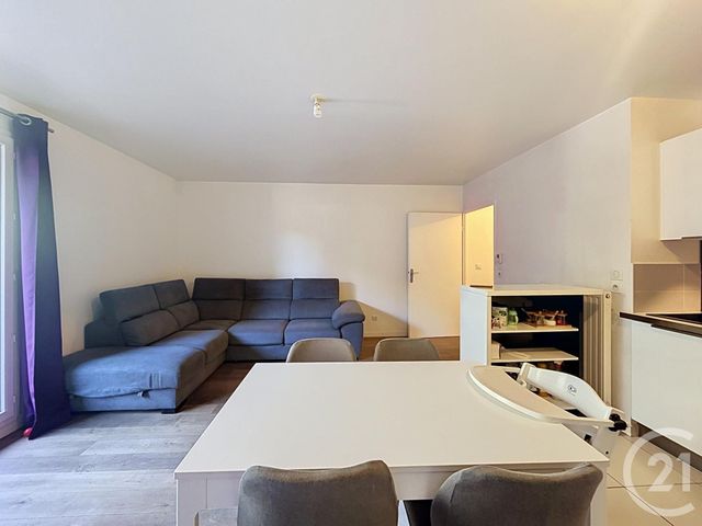 Appartement F3 à louer - 3 pièces - 62.41 m2 - FRESNES - 94 - ILE-DE-FRANCE - Century 21 Eureka