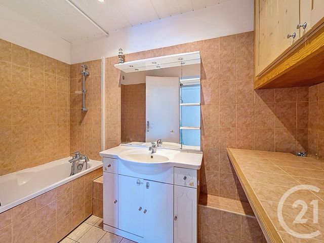 Appartement F3 à vendre - 3 pièces - 50.63 m2 - FRESNES - 94 - ILE-DE-FRANCE - Century 21 Eureka