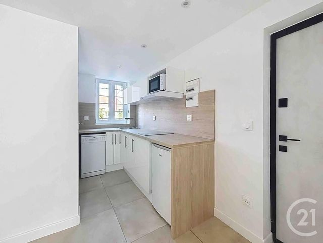 Appartement F1 à louer - 1 pièce - 24.0 m2 - FRESNES - 94 - ILE-DE-FRANCE - Century 21 Eureka