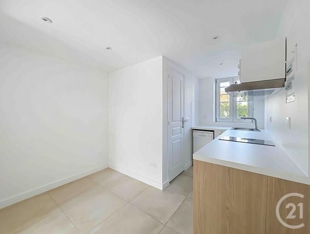 Appartement F1 à louer - 1 pièce - 24.0 m2 - FRESNES - 94 - ILE-DE-FRANCE - Century 21 Eureka