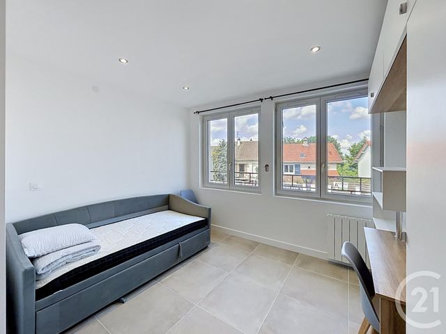 Appartement F1 à louer - 1 pièce - 17.05 m2 - FRESNES - 94 - ILE-DE-FRANCE - Century 21 Eureka