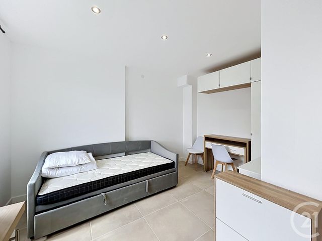 Appartement F1 à louer - 1 pièce - 18.4 m2 - FRESNES - 94 - ILE-DE-FRANCE - Century 21 Eureka