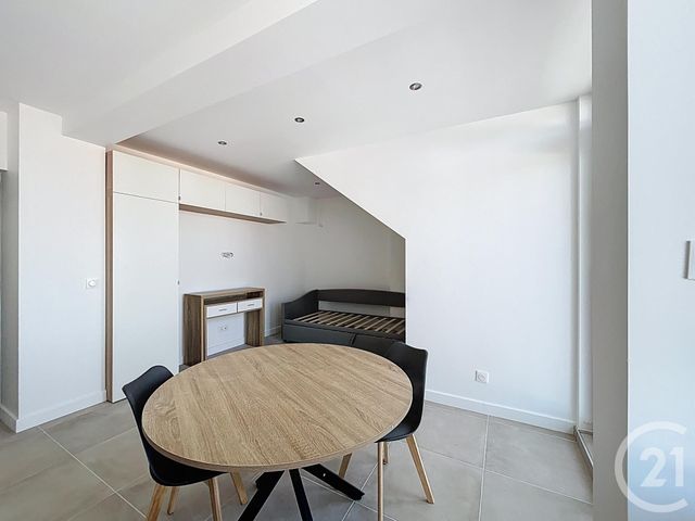 Appartement F1 à louer - 1 pièce - 23.48 m2 - FRESNES - 94 - ILE-DE-FRANCE - Century 21 Eureka