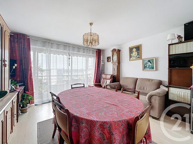 Appartement F3 à vendre - 3 pièces - 67.35 m2 - FRESNES - 94 - ILE-DE-FRANCE - Century 21 Eureka
