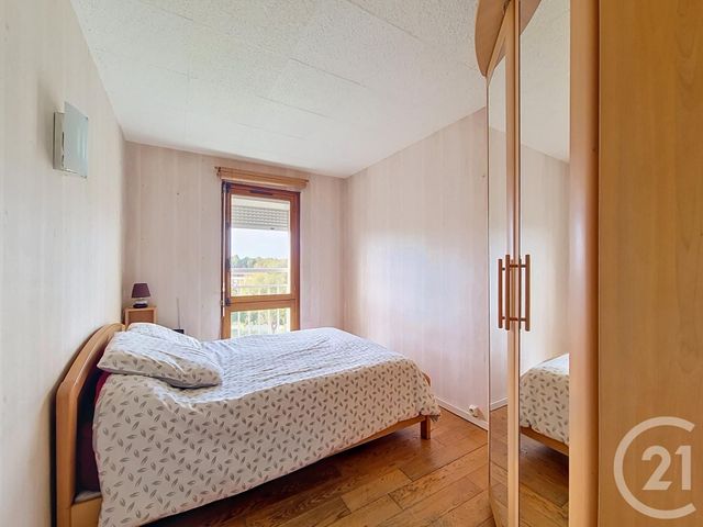 Appartement F4 à vendre - 4 pièces - 62.14 m2 - FRESNES - 94 - ILE-DE-FRANCE - Century 21 Eureka