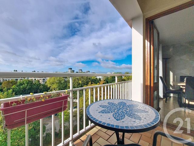 Appartement F4 à vendre - 4 pièces - 62.14 m2 - FRESNES - 94 - ILE-DE-FRANCE - Century 21 Eureka