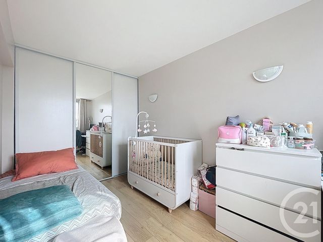 Appartement F3 à vendre - 3 pièces - 55.8 m2 - FRESNES - 94 - ILE-DE-FRANCE - Century 21 Eureka