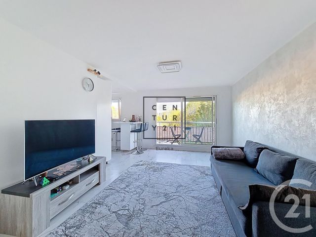 Appartement F3 à vendre - 3 pièces - 51.6 m2 - FRESNES - 94 - ILE-DE-FRANCE - Century 21 Eureka