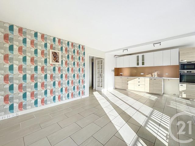 Appartement F5 à vendre - 5 pièces - 84.42 m2 - FRESNES - 94 - ILE-DE-FRANCE - Century 21 Eureka