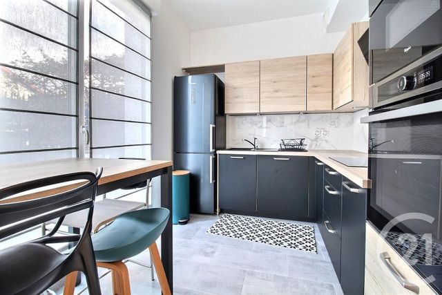 Appartement F2 à louer - 2 pièces - 46.7 m2 - THIAIS - 94 - ILE-DE-FRANCE - Century 21 Eureka
