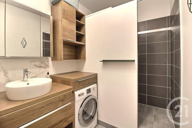 Appartement F2 à louer - 2 pièces - 46.7 m2 - THIAIS - 94 - ILE-DE-FRANCE - Century 21 Eureka