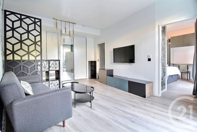 Appartement F2 à louer - 2 pièces - 46.7 m2 - THIAIS - 94 - ILE-DE-FRANCE - Century 21 Eureka