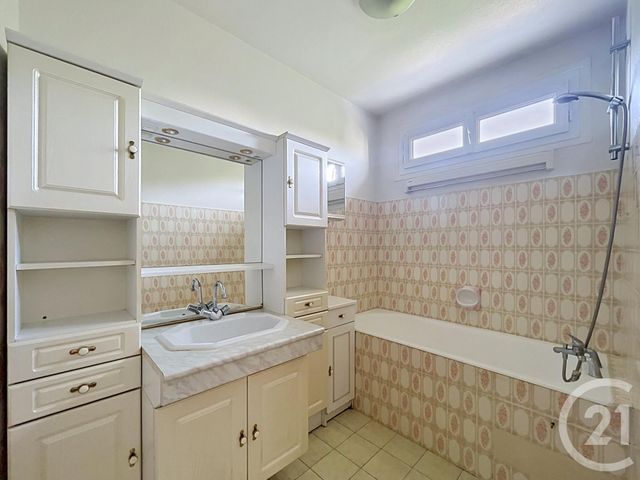 Appartement F3 à vendre - 3 pièces - 67.65 m2 - L HAY LES ROSES - 94 - ILE-DE-FRANCE - Century 21 Eureka