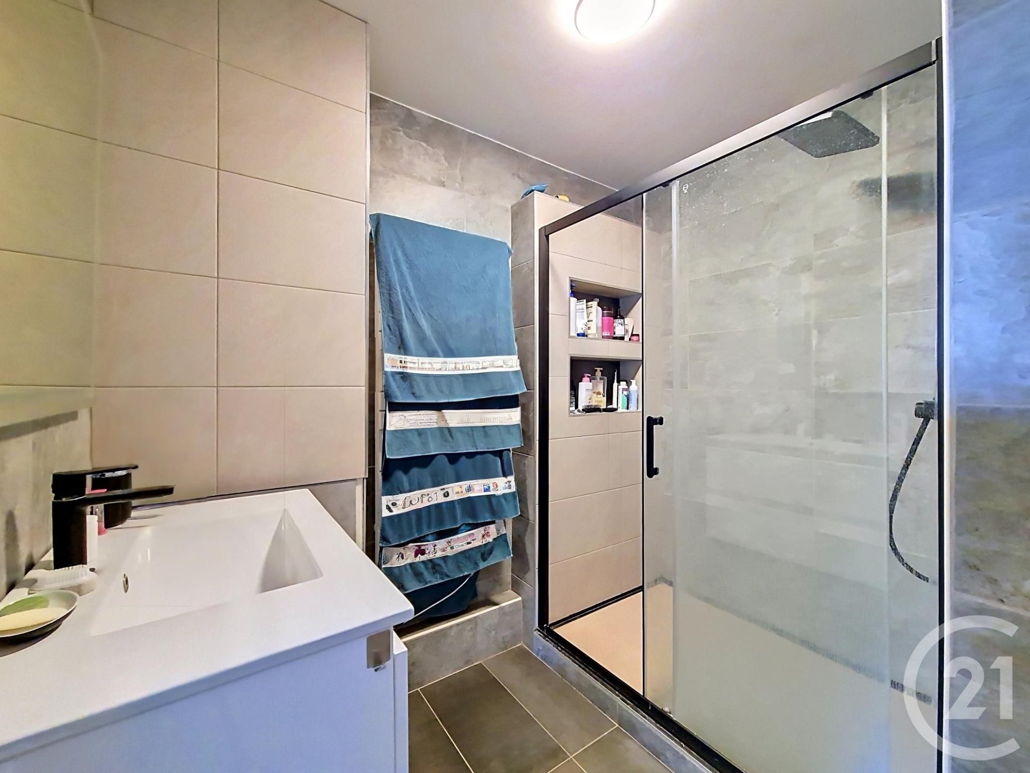 Appartement F4 à vendre - 4 pièces - 85.32 m2 - FRESNES - 94 - ILE-DE-FRANCE - Century 21 Eureka — 11